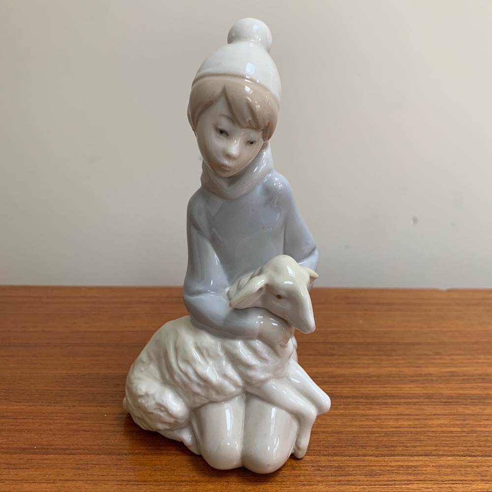 Lladro Shepherd Boy with Lamb #4676 6” Tall Spain Excellent Condition